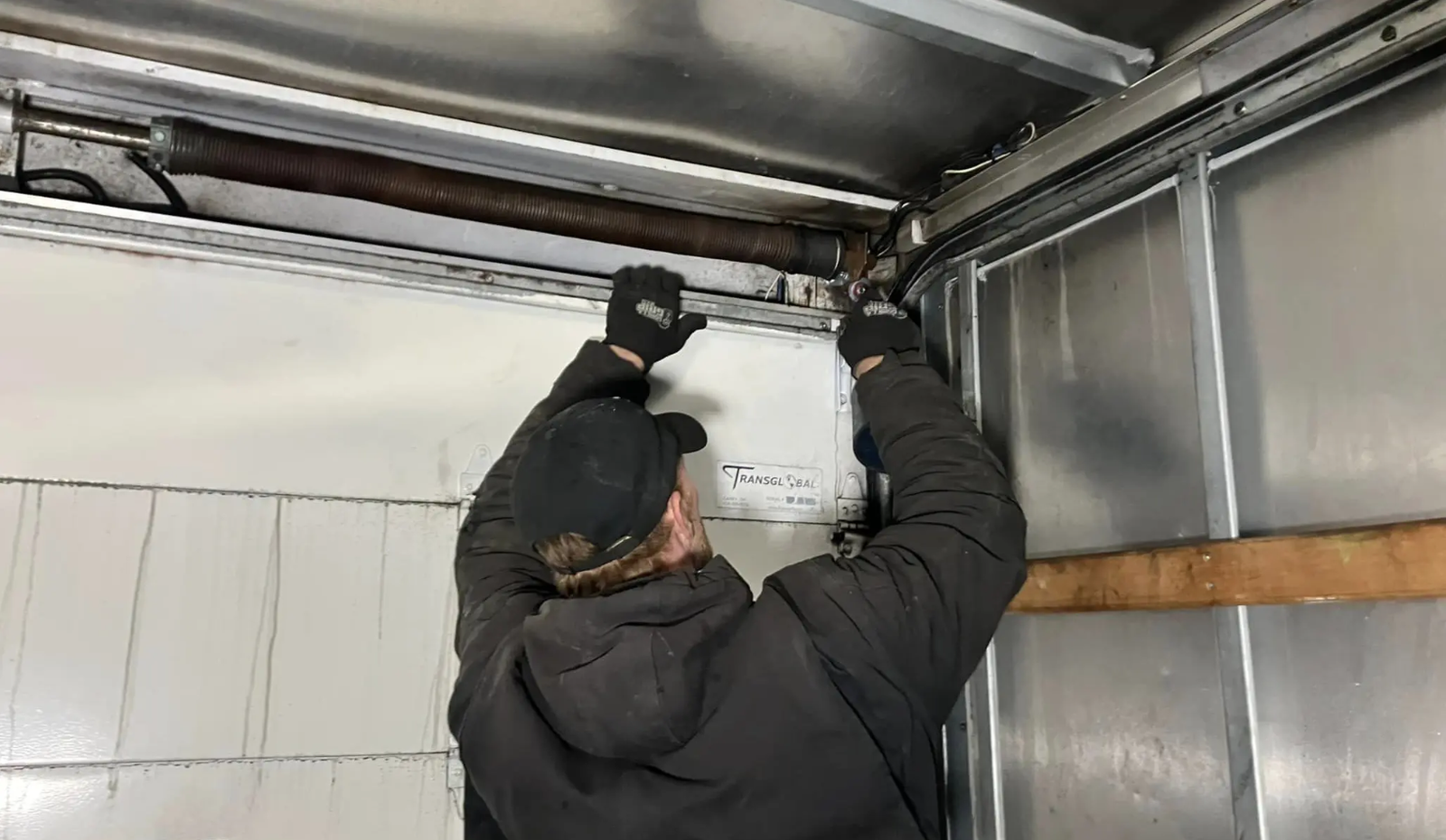 Why a Door That Won’t Close Requires Emergency Garage Door Repair